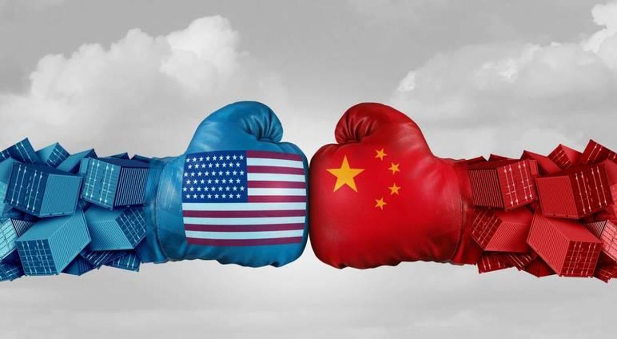 费德勒在FPX比赛中表现优异，比赛局势复杂引发热议！